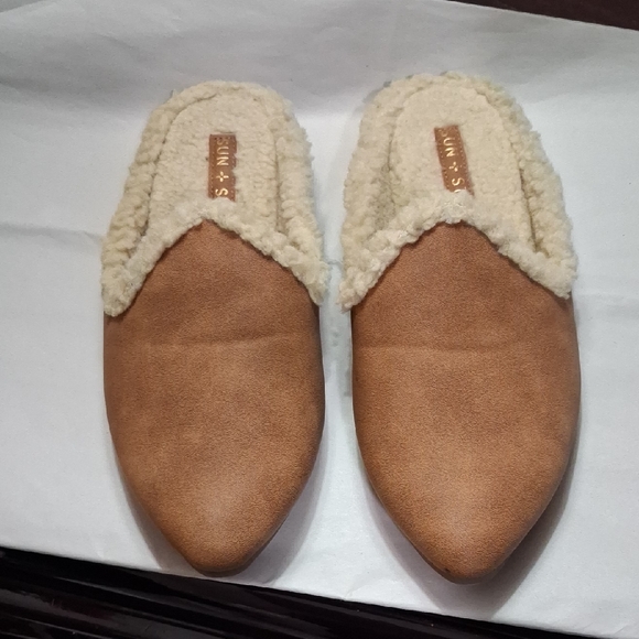 Sun + Stone Shoes - Sun + Stone Women's Tan Slippers with Cream Lining